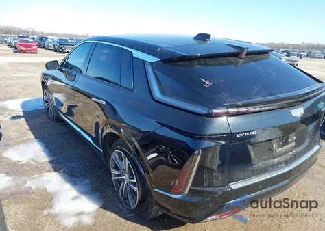 2024 Cadillac Lyriq Luxury W/1Sc from USA, damaged, VIN 1GYKPPRL7RZ141502